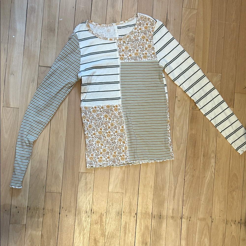 American Eagle Outfitters Floral Patterned Top
